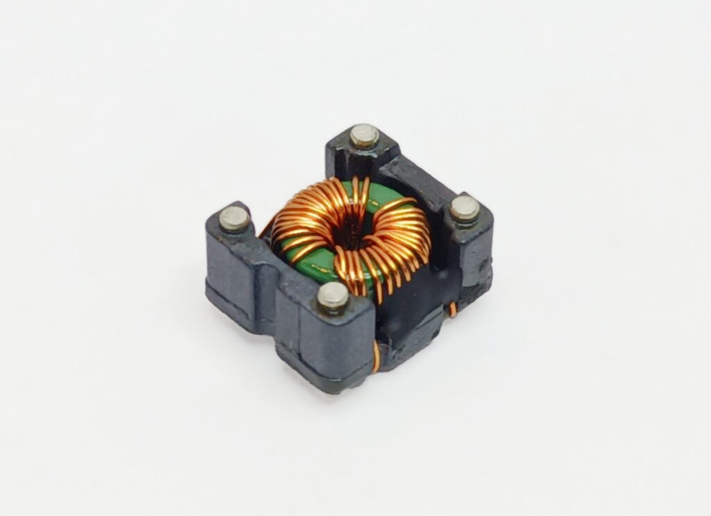 【コモンモードチョークコイル】面実装タイプ